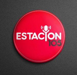 Estacion 105 105.1 FM station logo